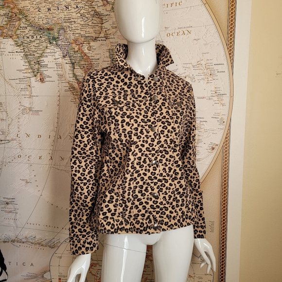 New Direction Jackets & Blazers - New Direction Leopard Print Women's Jean Jacket silver buttons edgy classic L